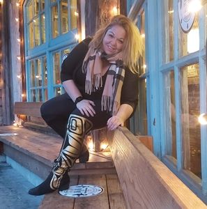 Meet your Posher, Corrine